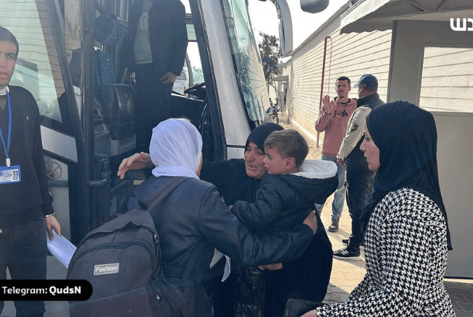 The 15th group of wounded and sick leave Gaza from the Rafah crossing. (Photo: via QNN)