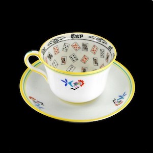A classic divinatory teacup.
