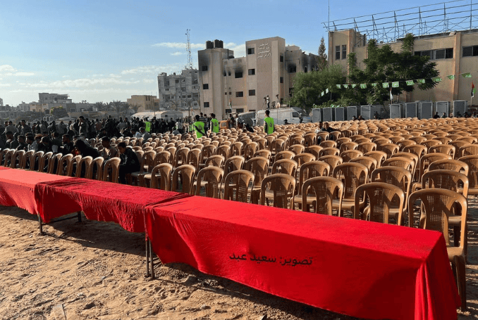 Preparations are underway at the Nasser Medical Complex square in Khan Yunis for the release of a group of Israeli prisoners. (Photo: social media, via QNN)